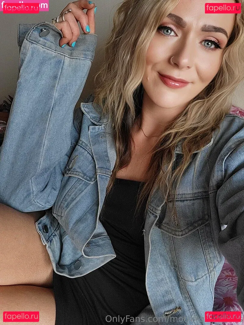 Session Moth Martina Onlyfans Photo Gallery 