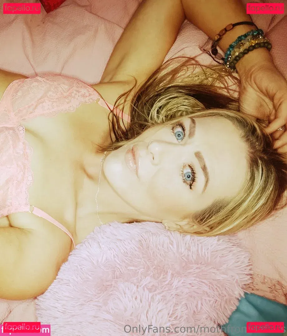 Session Moth Martina Onlyfans Photo Gallery 