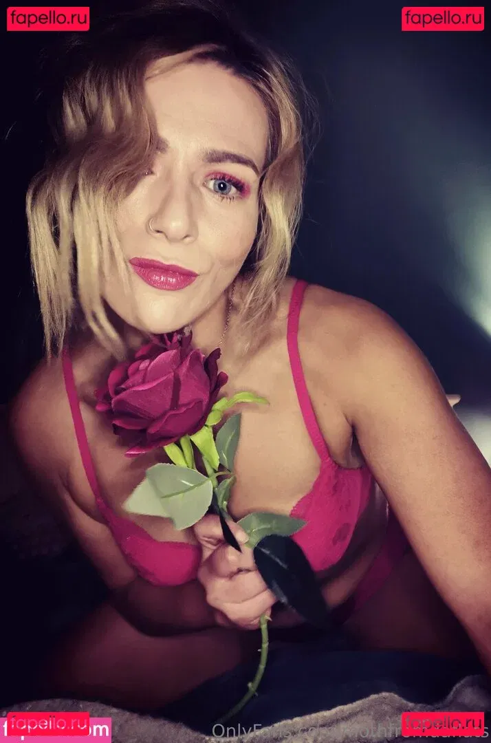 Session Moth Martina Onlyfans Photo Gallery 