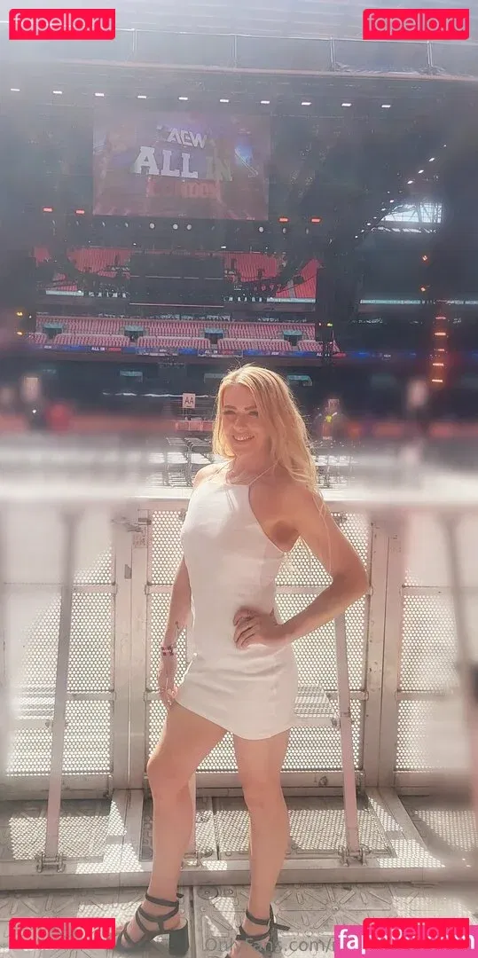 Session Moth Martina Onlyfans Photo Gallery 