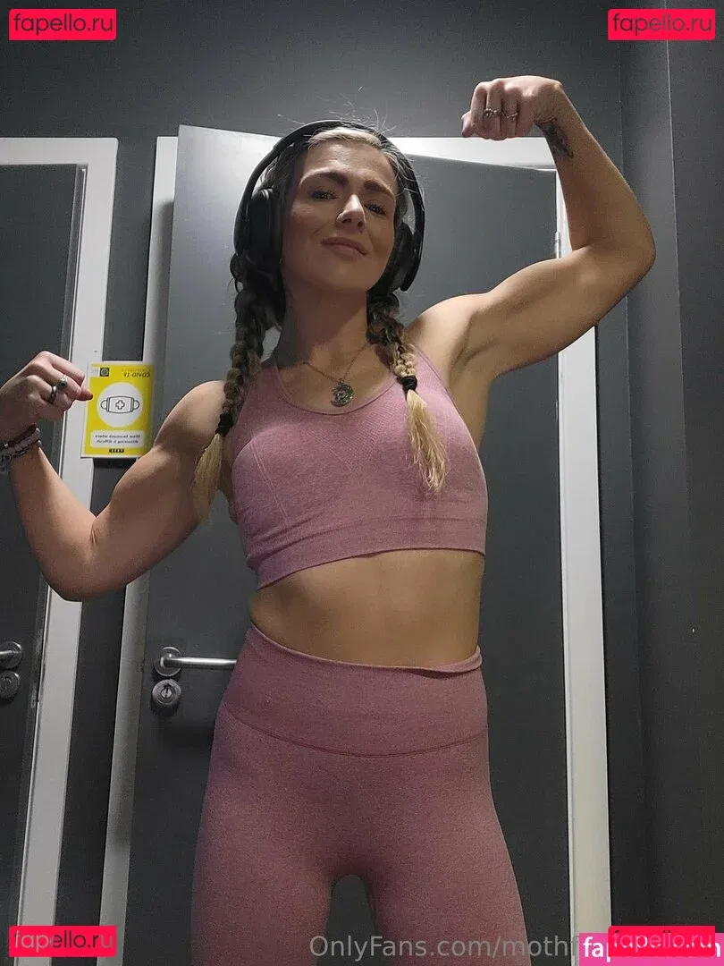 Session Moth Martina Onlyfans Photo Gallery 