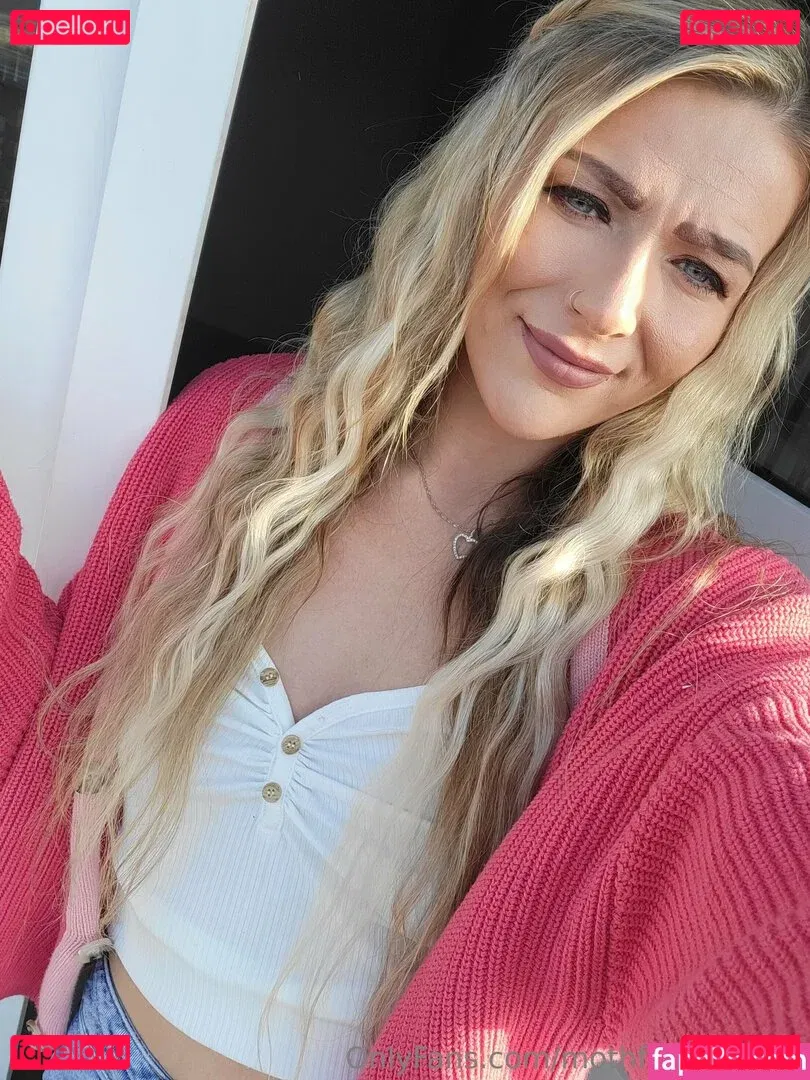 Session Moth Martina Onlyfans Photo Gallery 