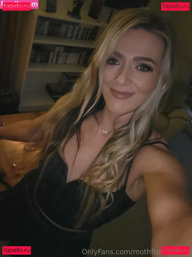 Session Moth Martina Onlyfans Photo Gallery 