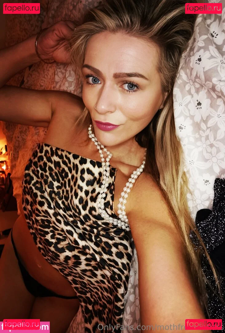 Session Moth Martina Onlyfans Photo Gallery 