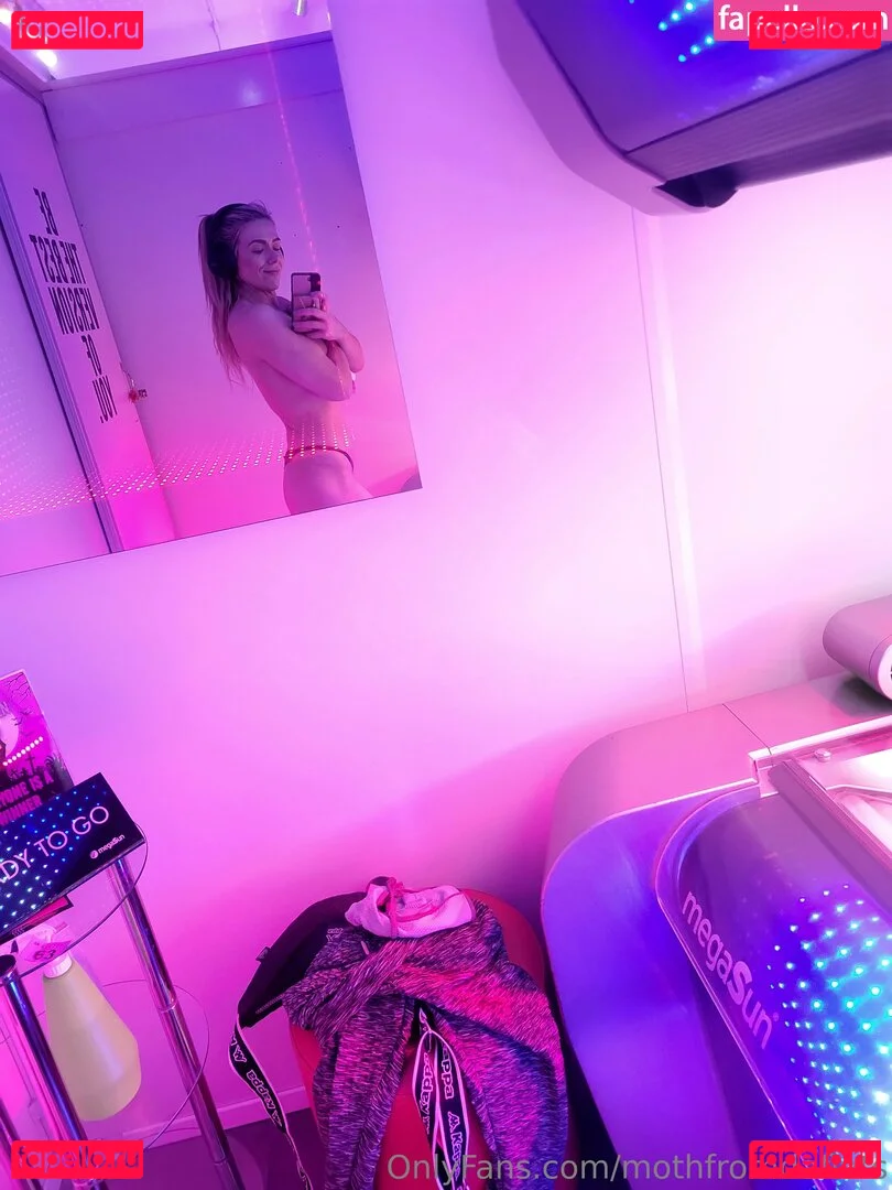 Session Moth Martina Onlyfans Photo Gallery 