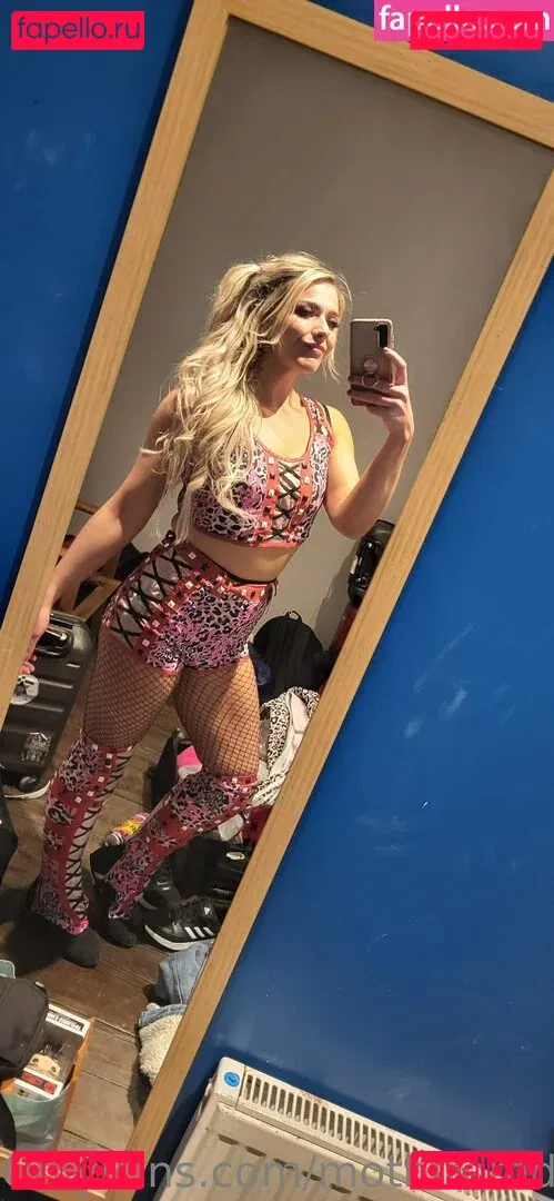 Session Moth Martina Onlyfans Photo Gallery 