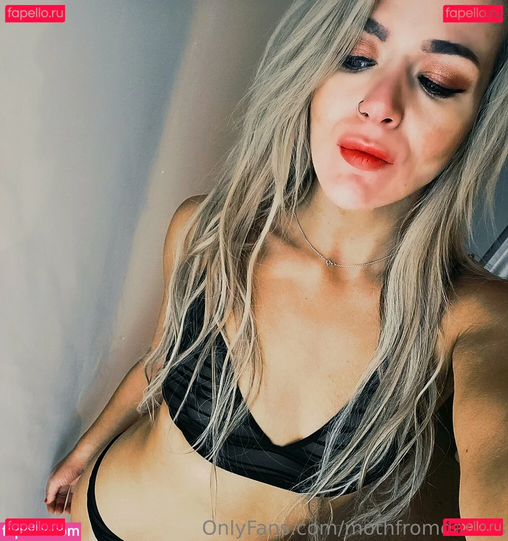 Session Moth Martina Onlyfans Photo Gallery 