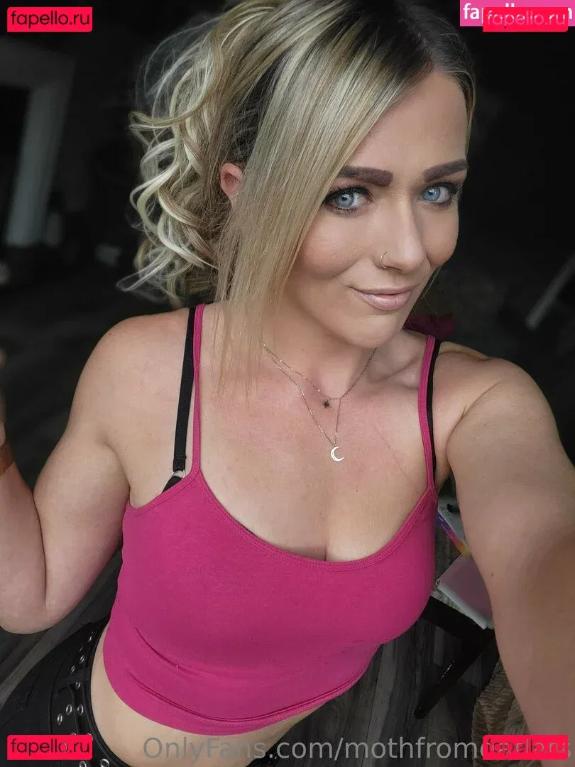 Session Moth Martina Onlyfans Photo Gallery 