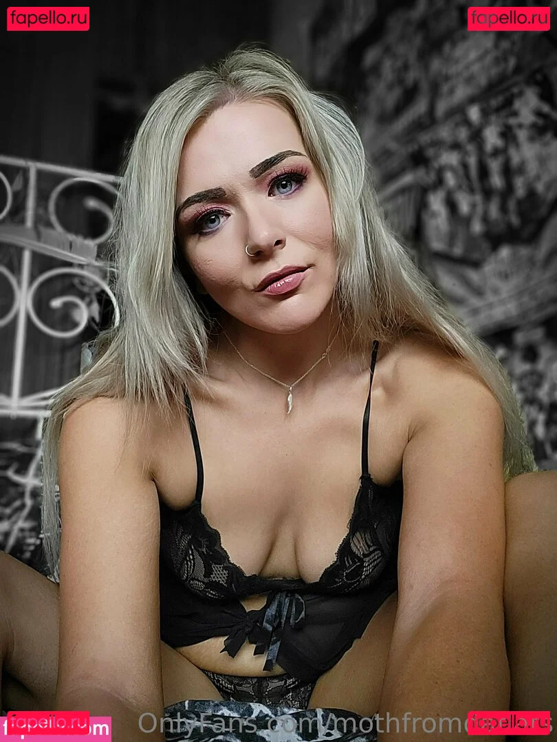 Session Moth Martina Onlyfans Photo Gallery 