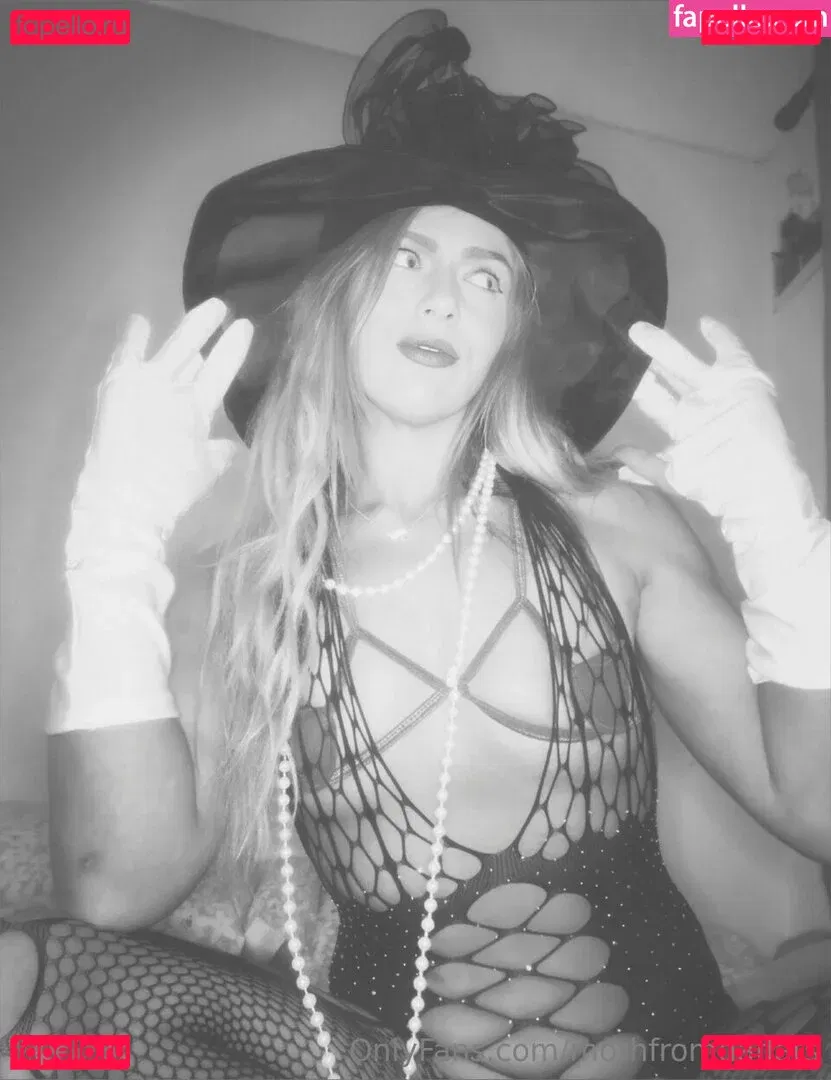 Session Moth Martina Onlyfans Photo Gallery 