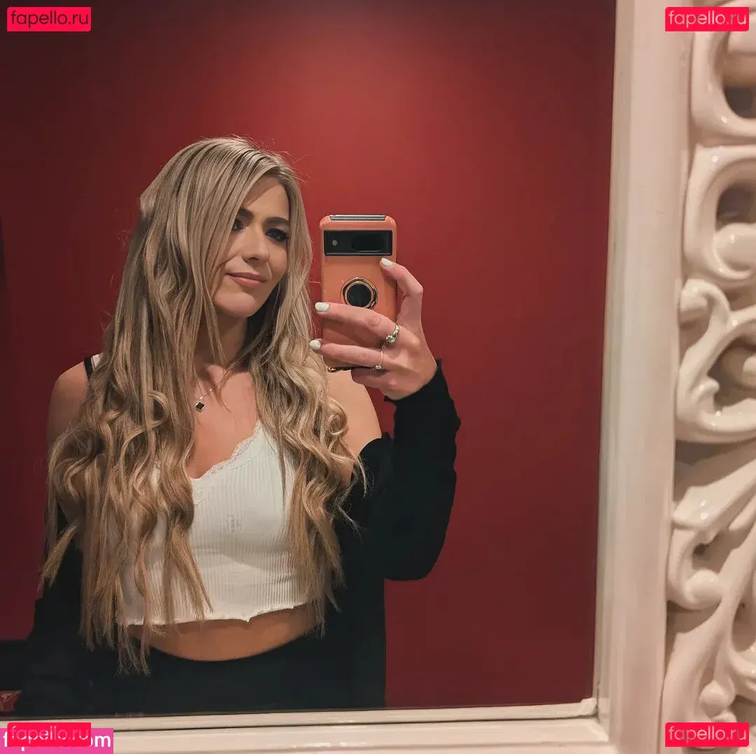 Session Moth Martina Onlyfans Photo Gallery 