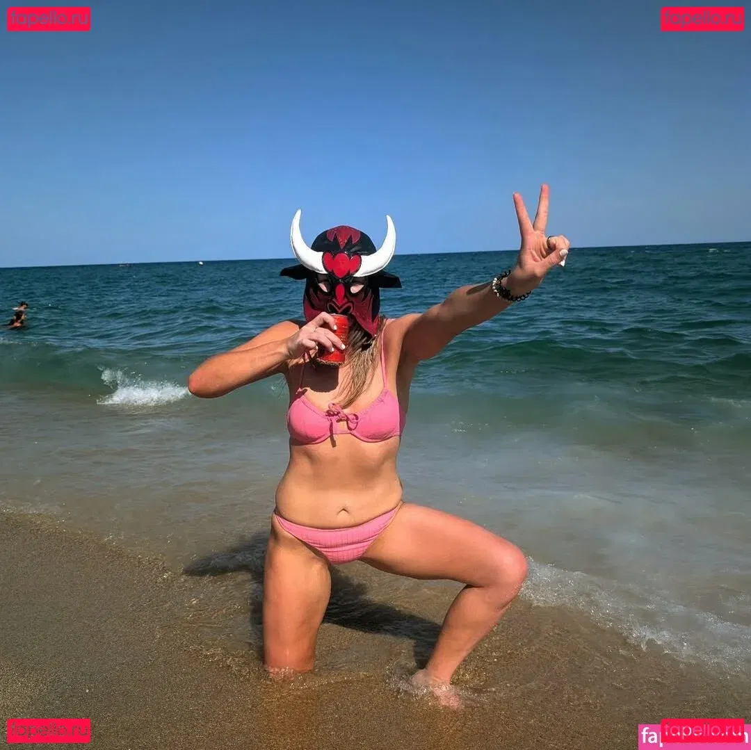 Session Moth Martina Onlyfans Photo Gallery 