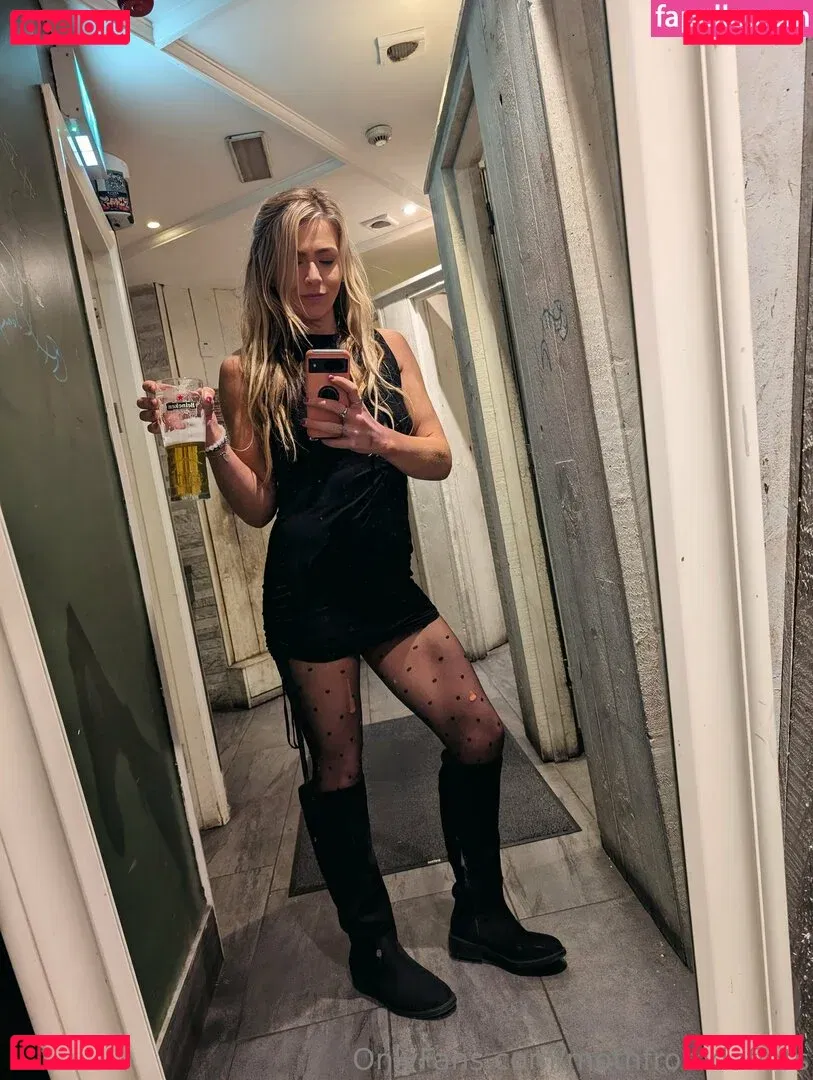 Session Moth Martina Onlyfans Photo Gallery 