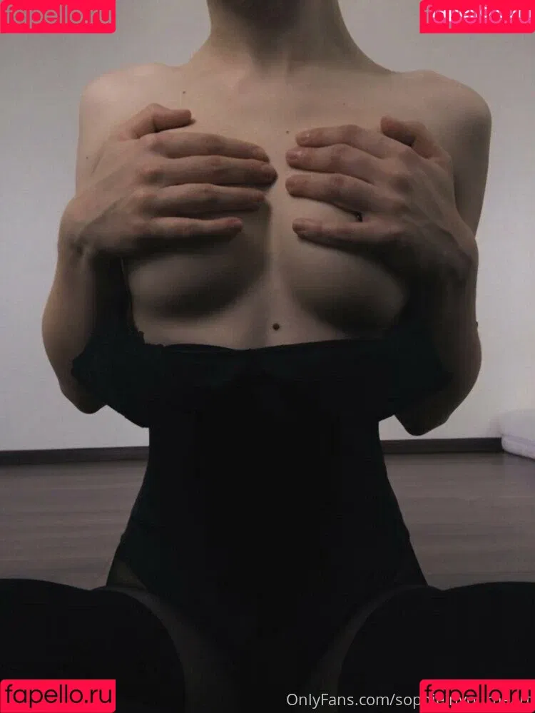 sophieinyourheart Onlyfans Photo Gallery 