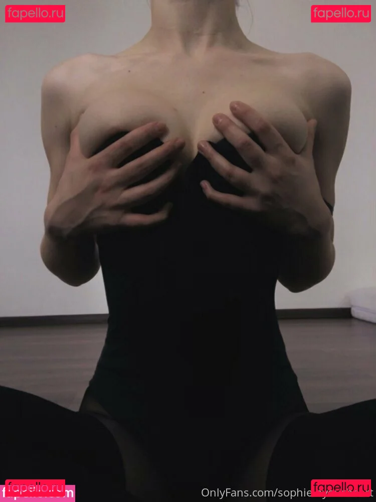 sophieinyourheart Onlyfans Photo Gallery 