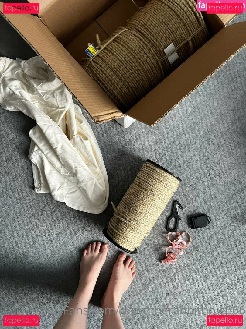 downtherabbithole666 Onlyfans Photo Gallery 