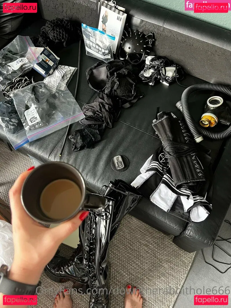 downtherabbithole666 Onlyfans Photo Gallery 