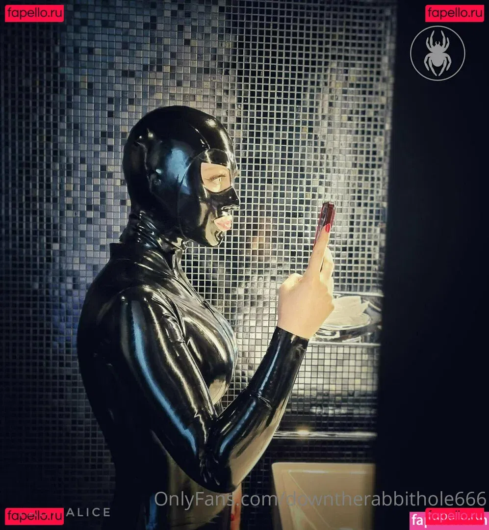 downtherabbithole666 Onlyfans Photo Gallery 