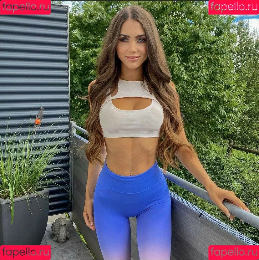 Instabella Onlyfans Photo Gallery 