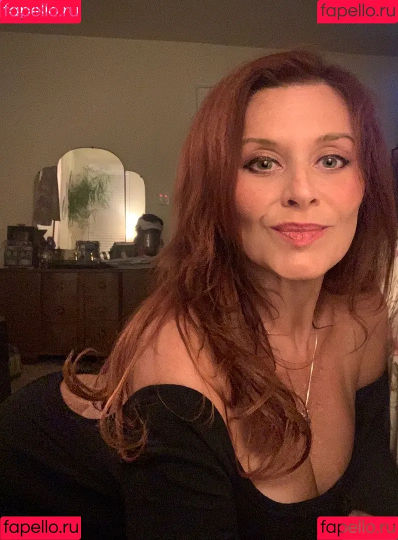 Honeybeezone Onlyfans Photo Gallery 