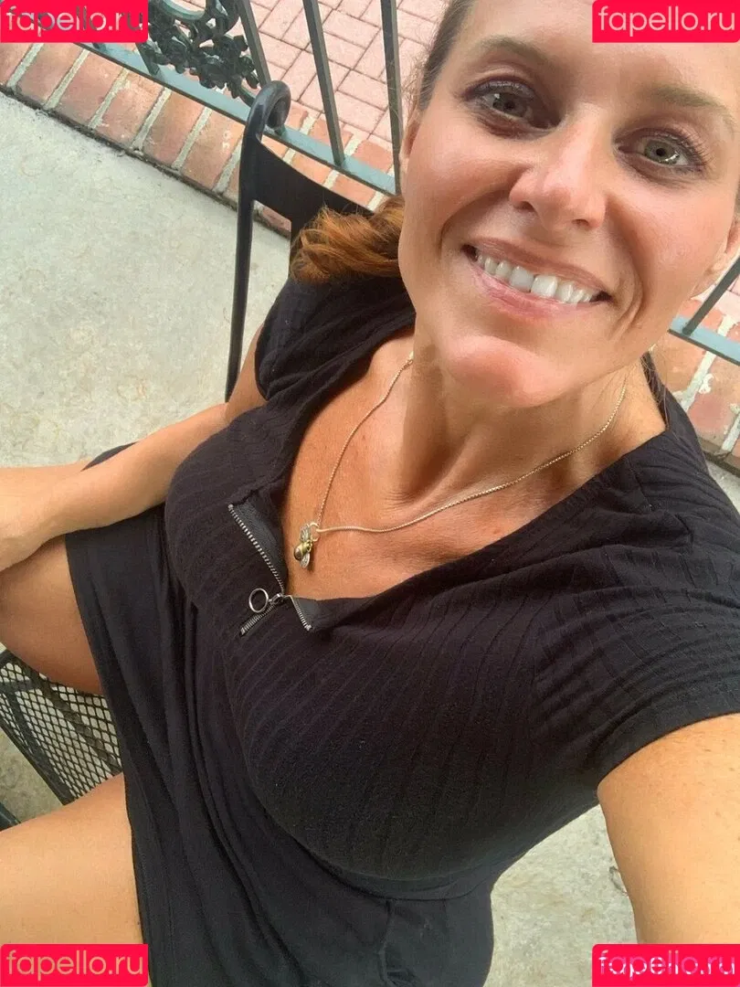 Honeybeezone Onlyfans Photo Gallery 