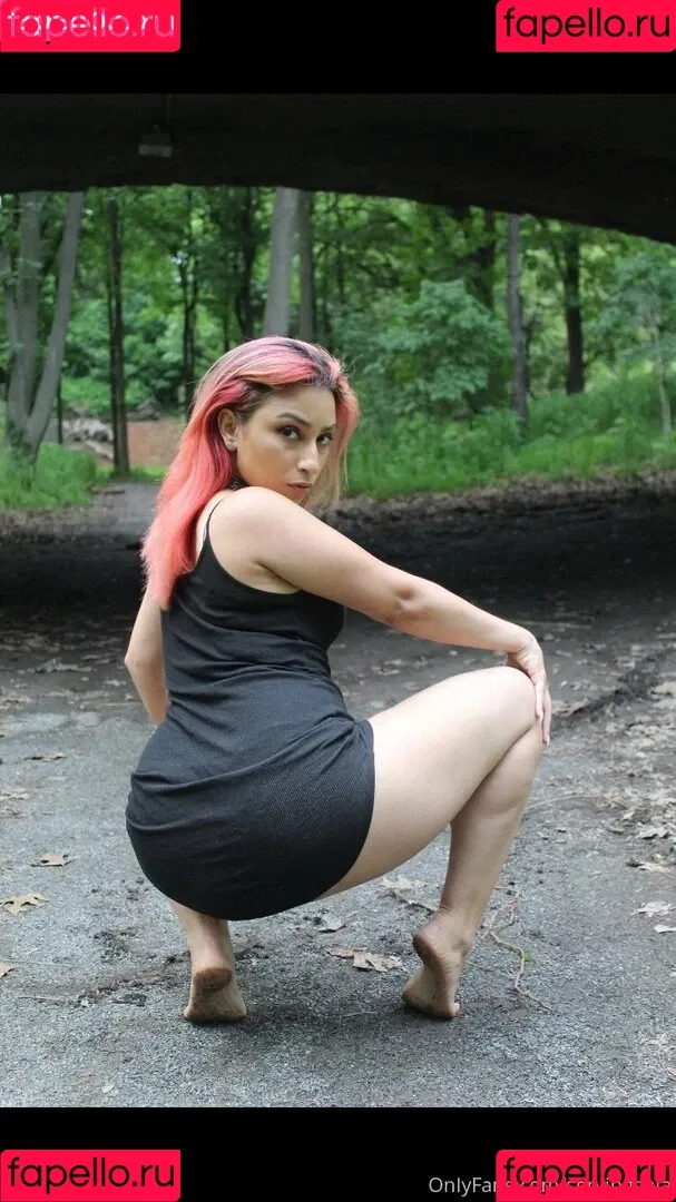Serving Gaia Onlyfans Photo Gallery 