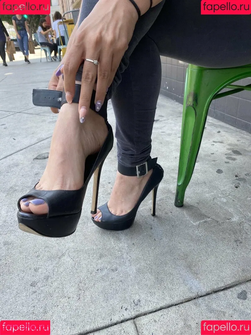 Serving Gaia Onlyfans Photo Gallery 