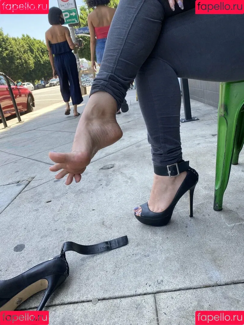 Serving Gaia Onlyfans Photo Gallery 