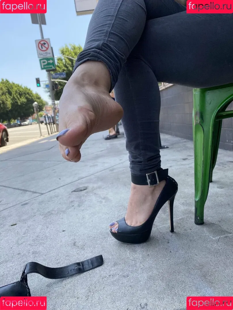 Serving Gaia Onlyfans Photo Gallery 