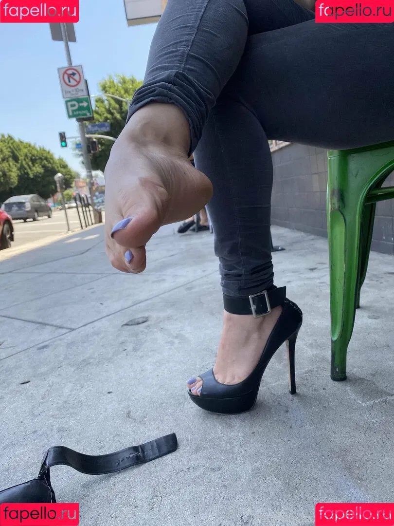 Serving Gaia Onlyfans Photo Gallery 