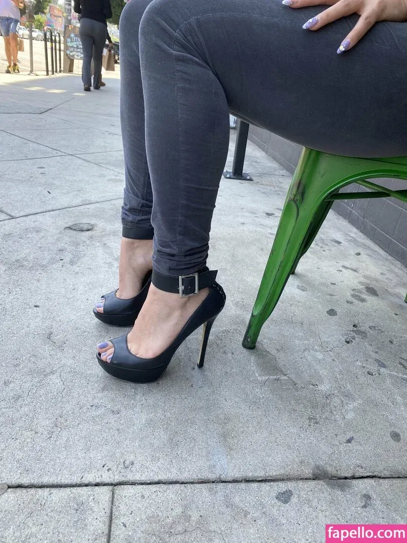 Serving Gaia Onlyfans Photo Gallery 