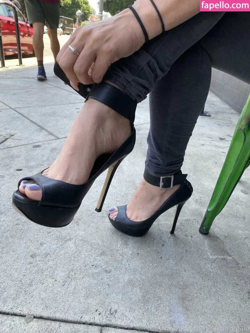 Serving Gaia Onlyfans Photo Gallery 