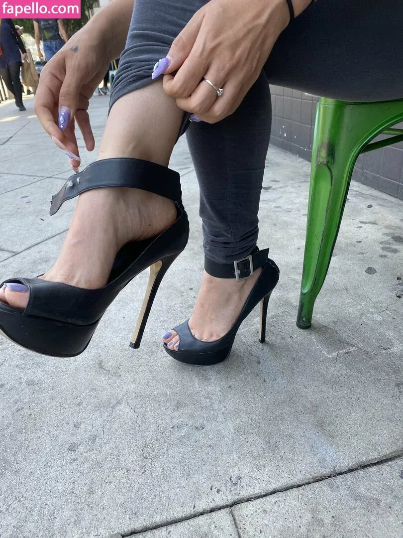 Serving Gaia Onlyfans Photo Gallery 