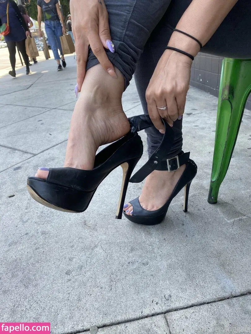 Serving Gaia Onlyfans Photo Gallery 