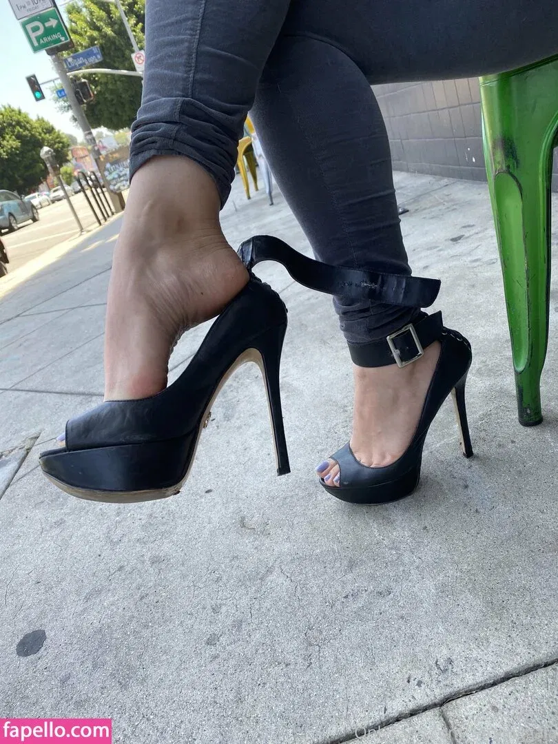 Serving Gaia Onlyfans Photo Gallery 