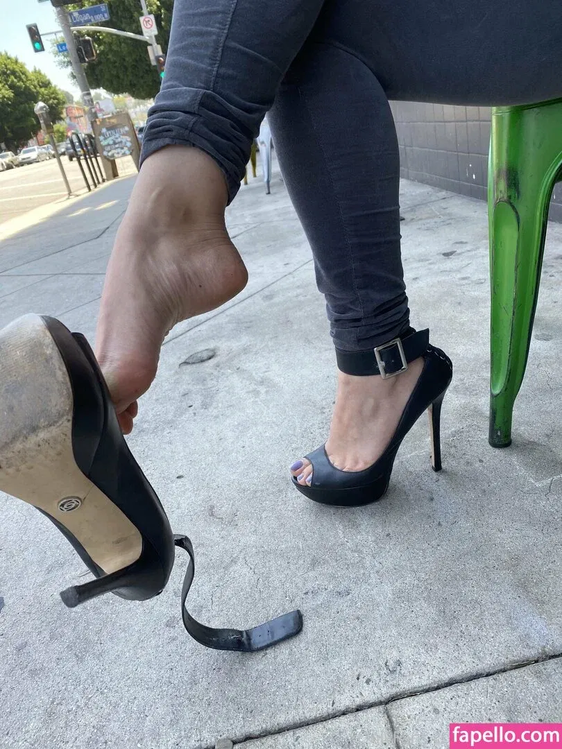 Serving Gaia Onlyfans Photo Gallery 