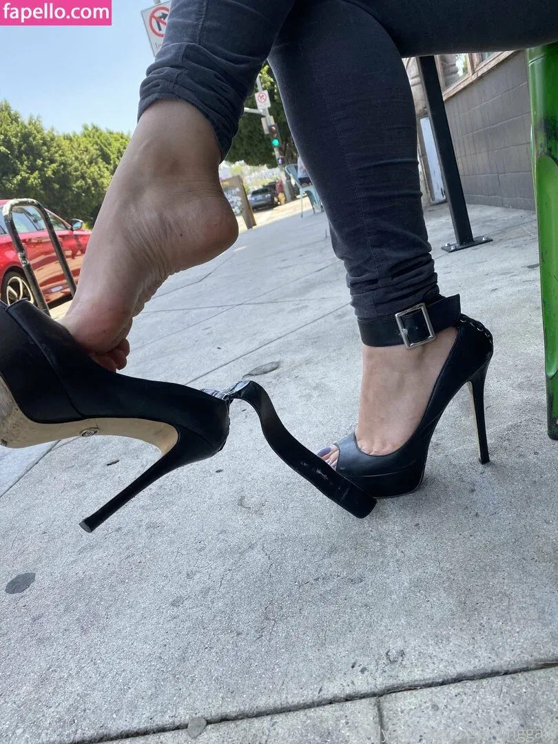 Serving Gaia Onlyfans Photo Gallery 