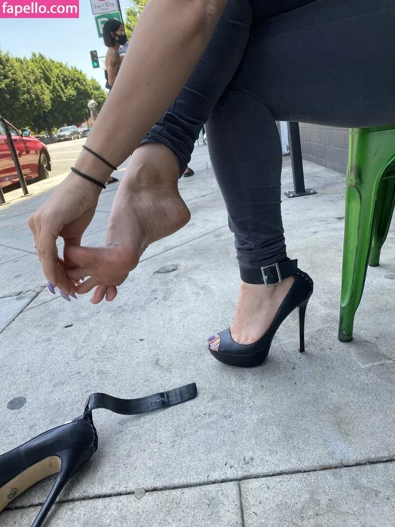 Serving Gaia Onlyfans Photo Gallery 