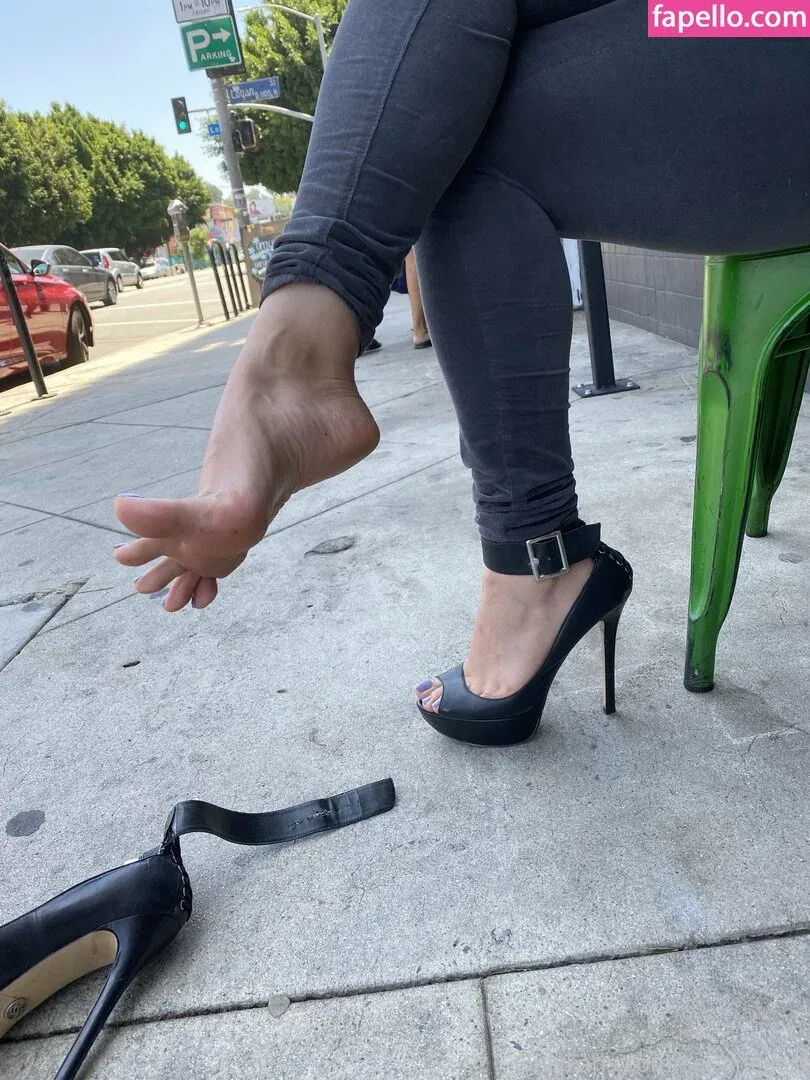 Serving Gaia Onlyfans Photo Gallery 