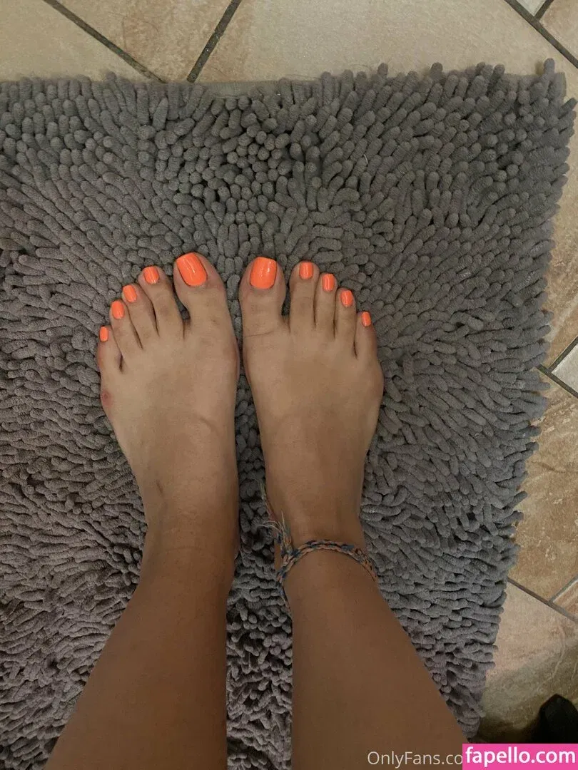 Serving Gaia Onlyfans Photo Gallery 