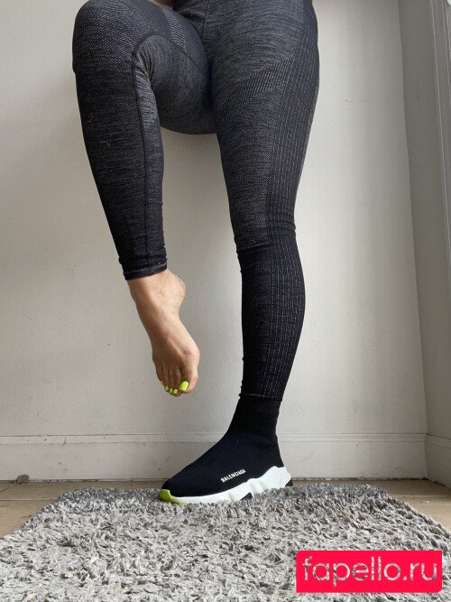 Serving Gaia Onlyfans Photo Gallery 