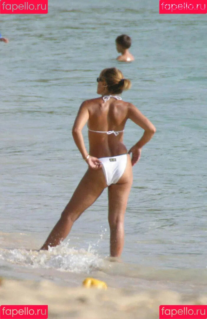 Carole Smillie Onlyfans Photo Gallery 