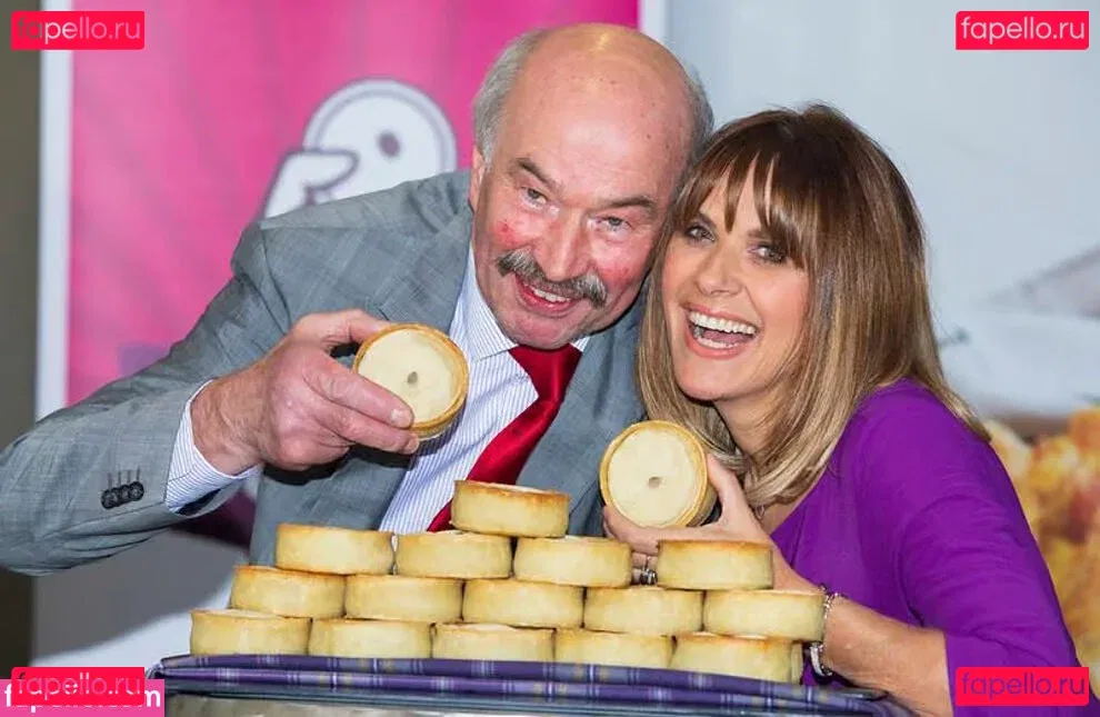 Carole Smillie Onlyfans Photo Gallery 