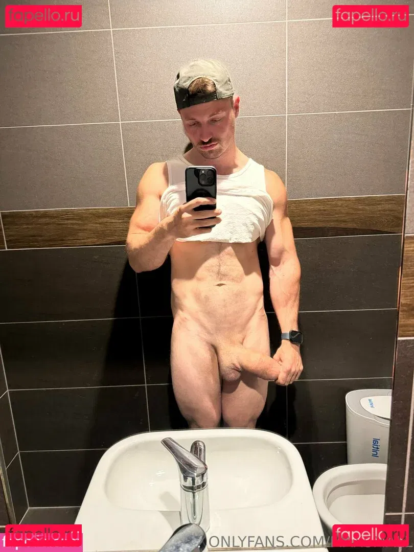 maxsmall Onlyfans Photo Gallery 