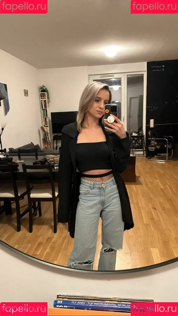 laure_bv Onlyfans Photo Gallery 