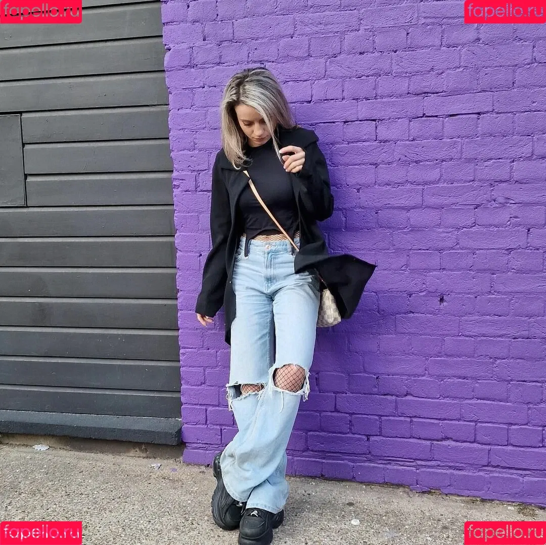 laure_bv Onlyfans Photo Gallery 