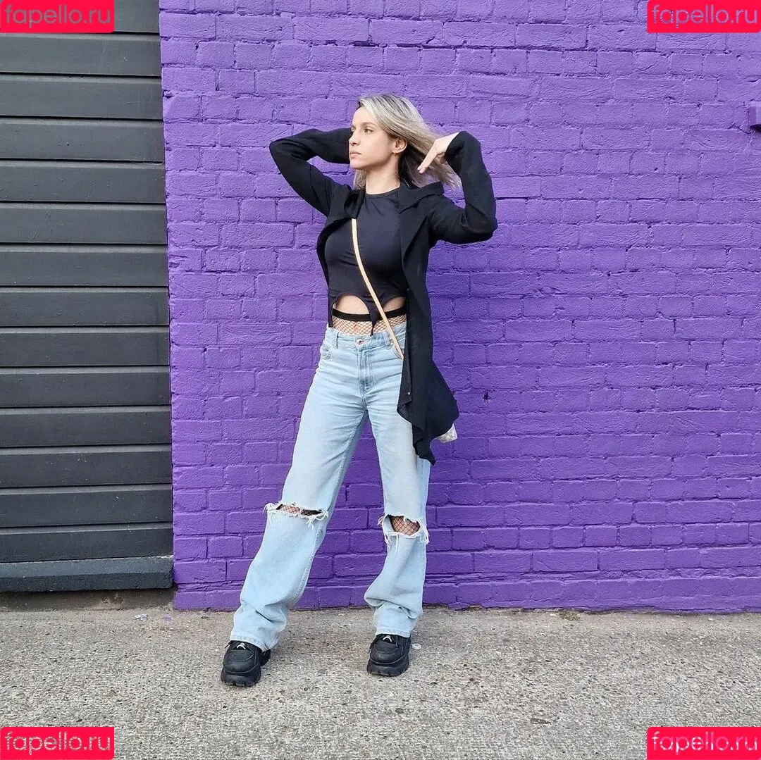 laure_bv Onlyfans Photo Gallery 