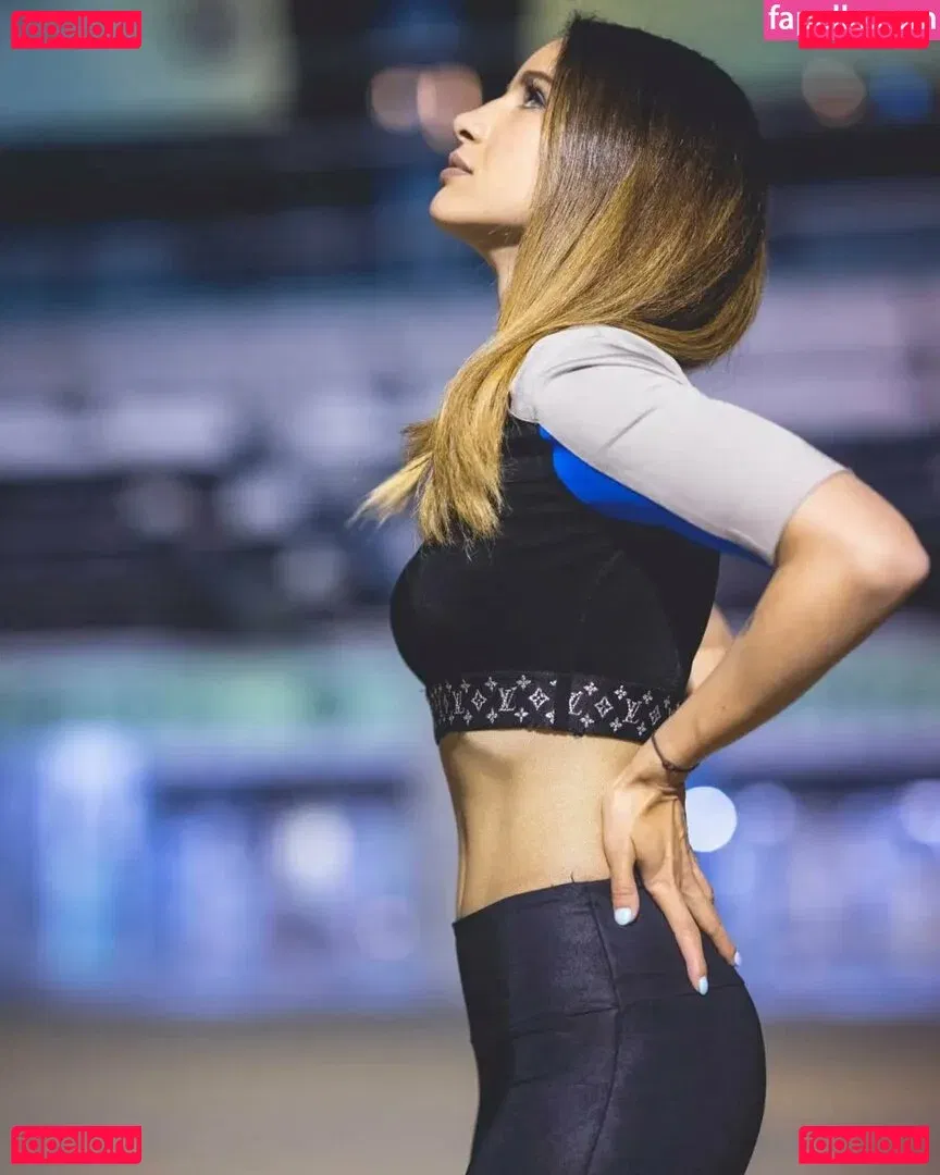 laure_bv Onlyfans Photo Gallery 