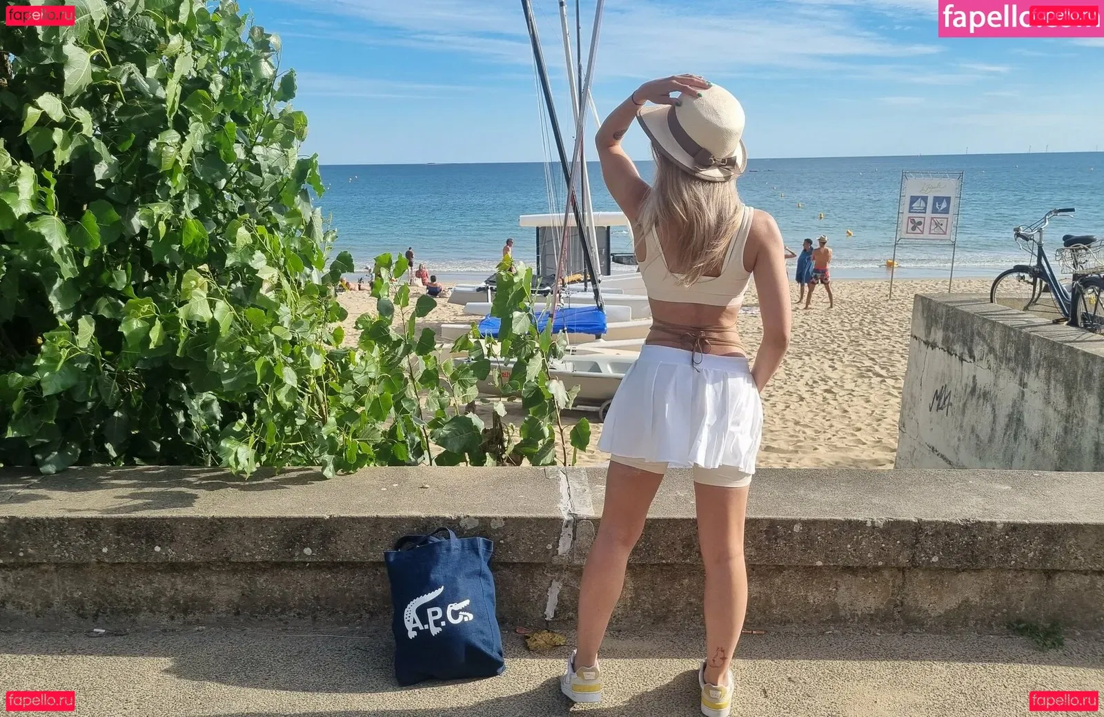 laure_bv Onlyfans Photo Gallery 