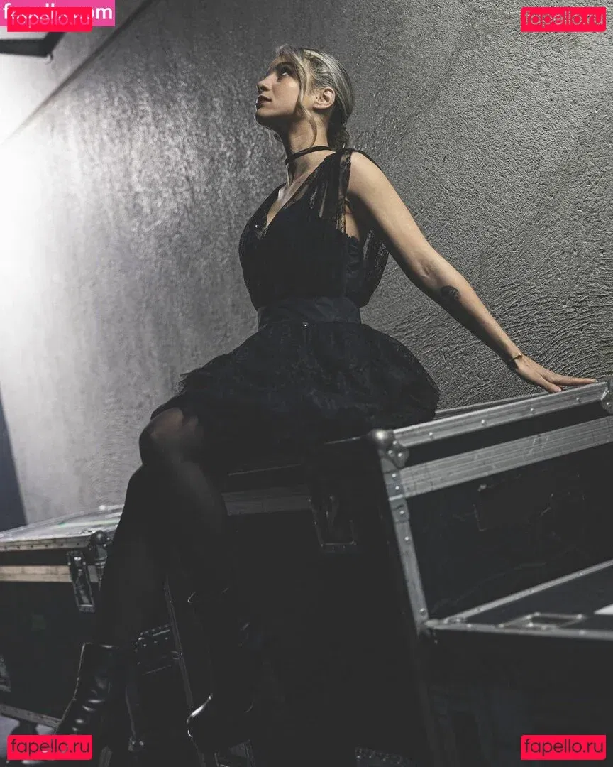 laure_bv Onlyfans Photo Gallery 